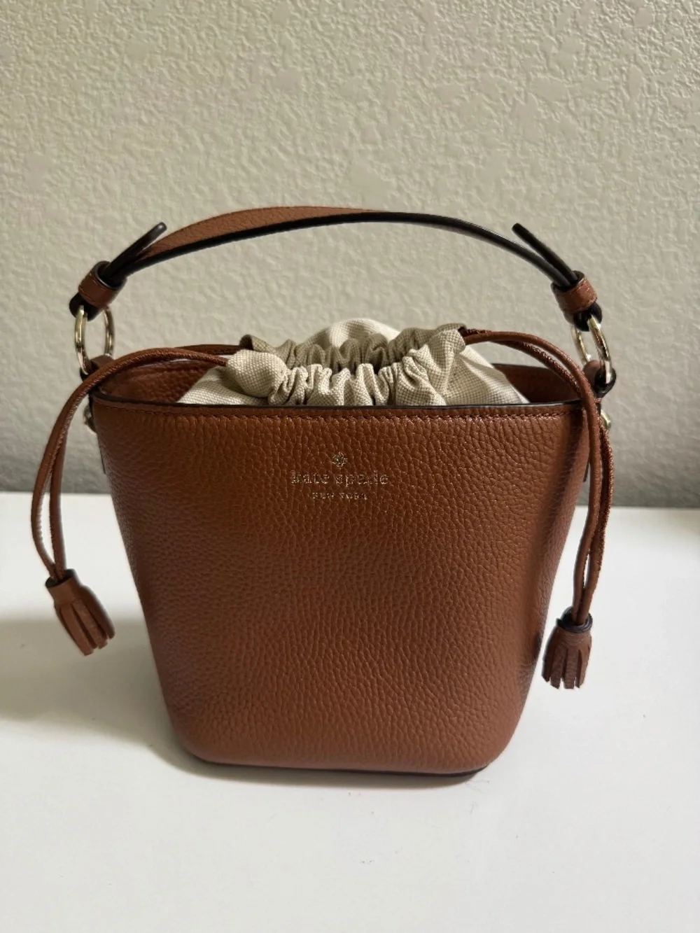 Kate Spade New York Hayes bucket bag- brand new